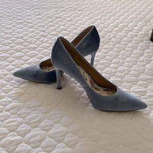 Antonio Melani blue velvet pumps